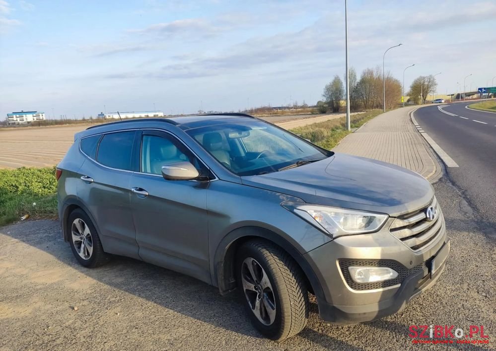 2014' Hyundai Santa Fe 2.0 T Sport Utility photo #1