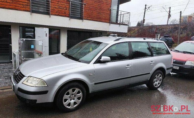 2001' Volkswagen Passat photo #1