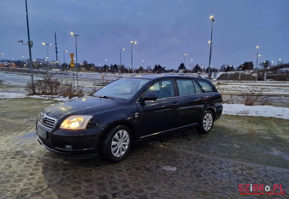 2006' Toyota Avensis 2.2 D-4D Sol photo #2