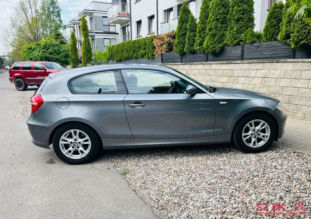 2010' BMW 1 Series 116I Edition Sport photo #2