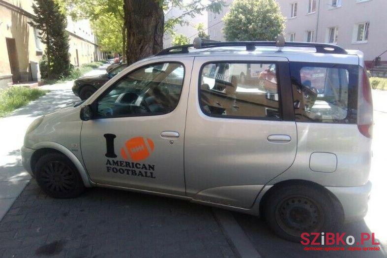 2002' Toyota Yaris photo #1