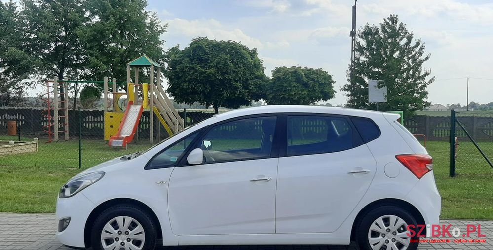 2015' Hyundai ix20 1.4 Premium photo #2