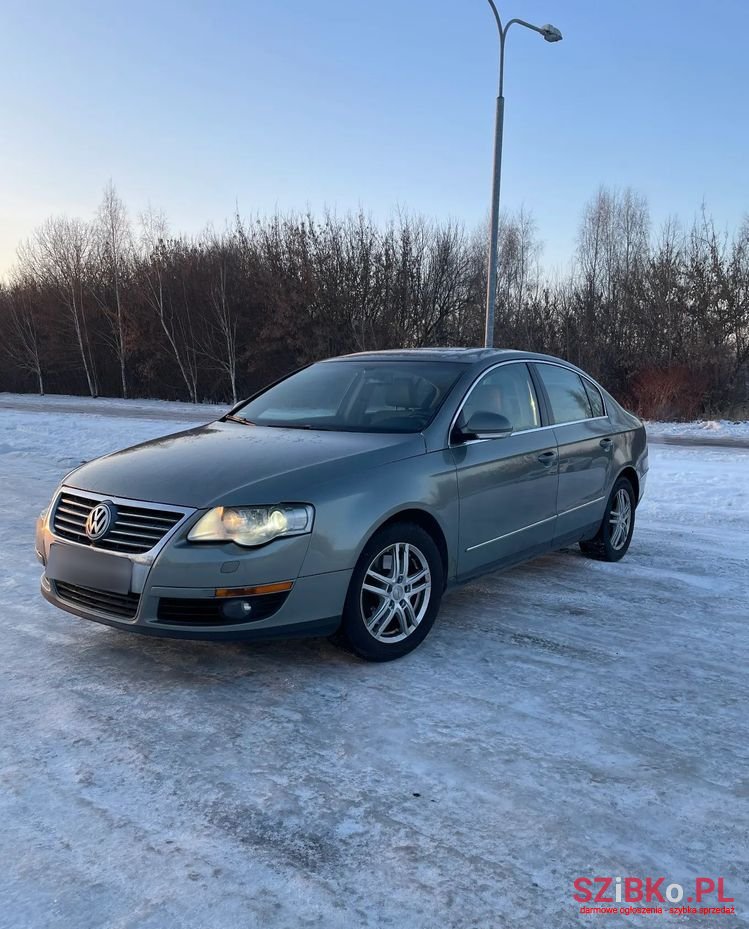 2006' Volkswagen Passat photo #5