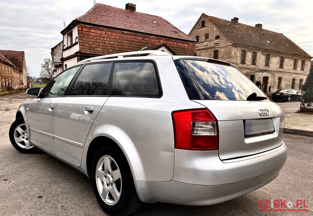 2004' Audi A4 Avant photo #4