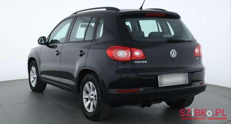 2009' Volkswagen Tiguan photo #3