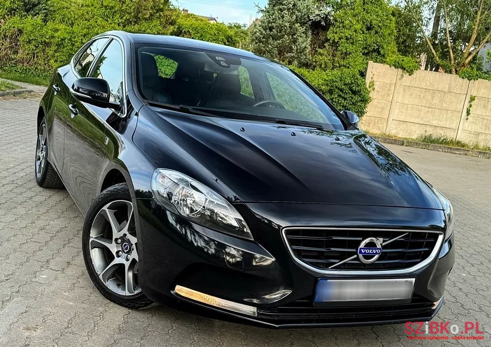 2015' Volvo V40 D2 Ocean Race photo #2