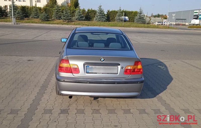 2004' BMW 3 Series 316I photo #5