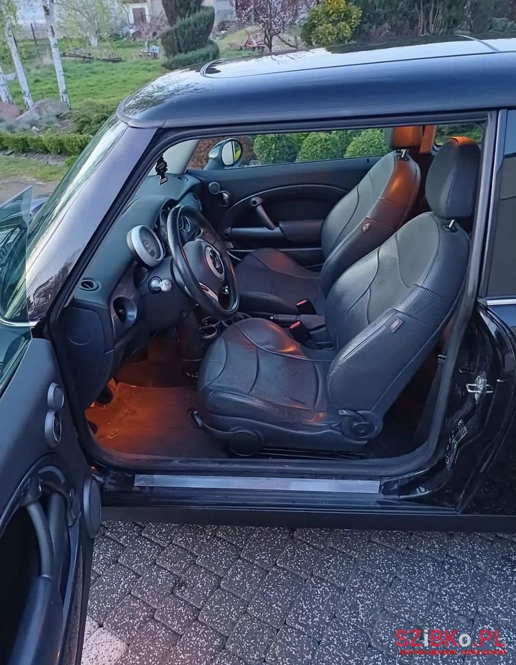 2004' MINI One photo #4