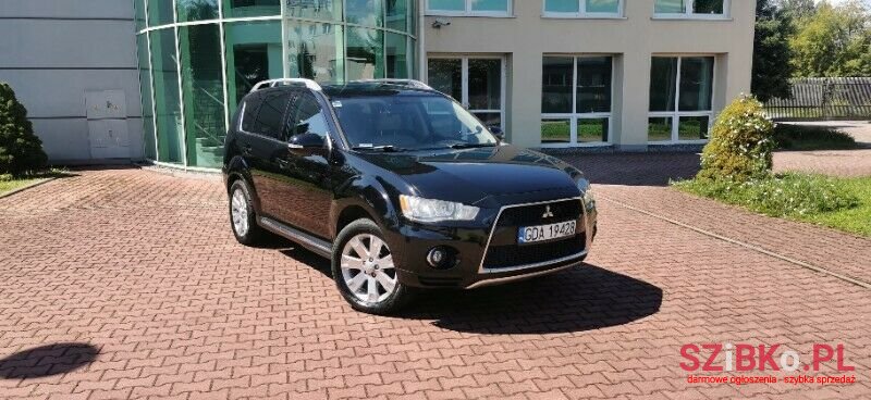 2010' Mitsubishi Outlander photo #1