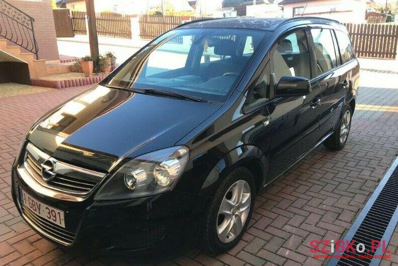 2012' Opel Zafira photo #1