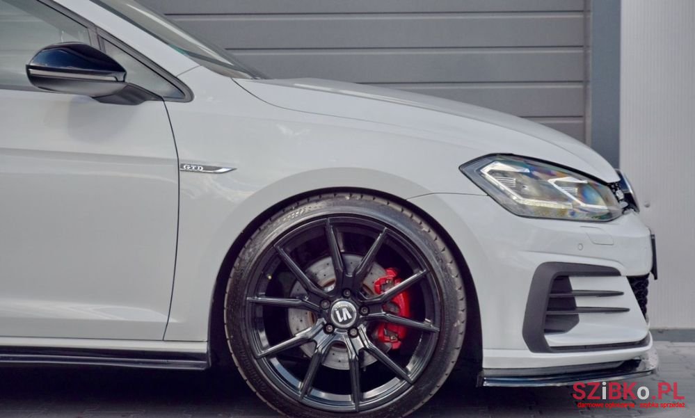 2018' Volkswagen Golf photo #3