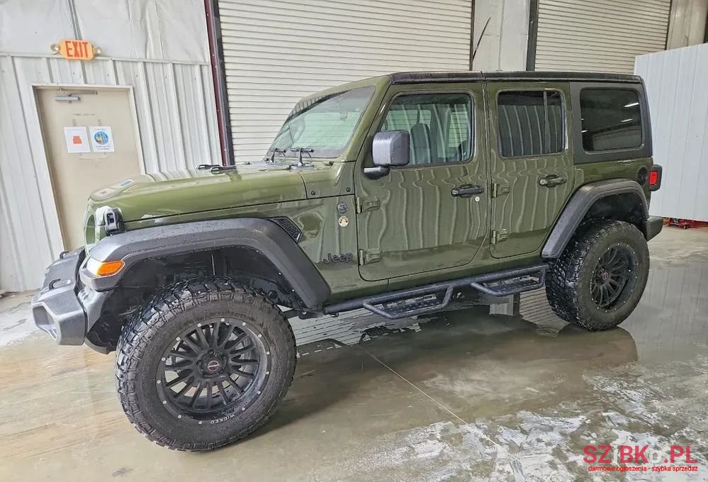 2022' Jeep Wrangler photo #2