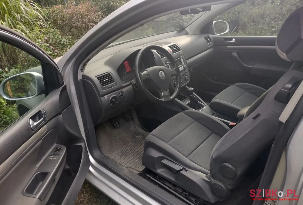 2007' Volkswagen Golf photo #6