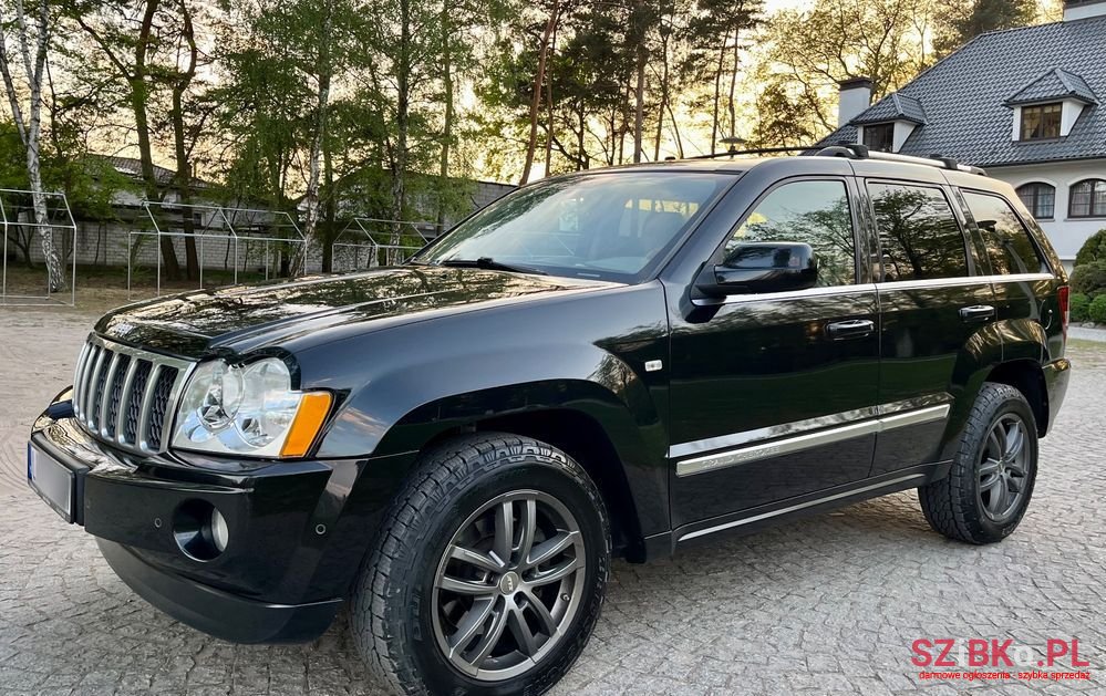 2007' Jeep Grand Cherokee photo #3