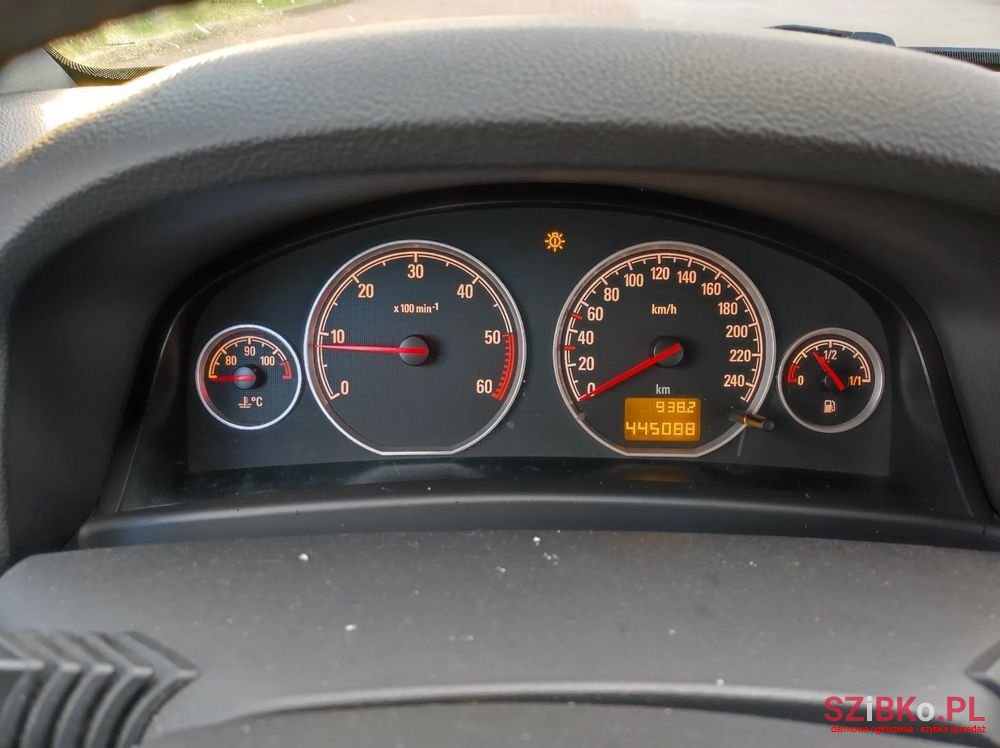 2005' Opel Vectra 1.9 Cdti Elegance photo #6