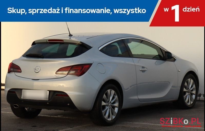 2012' Opel Astra photo #5