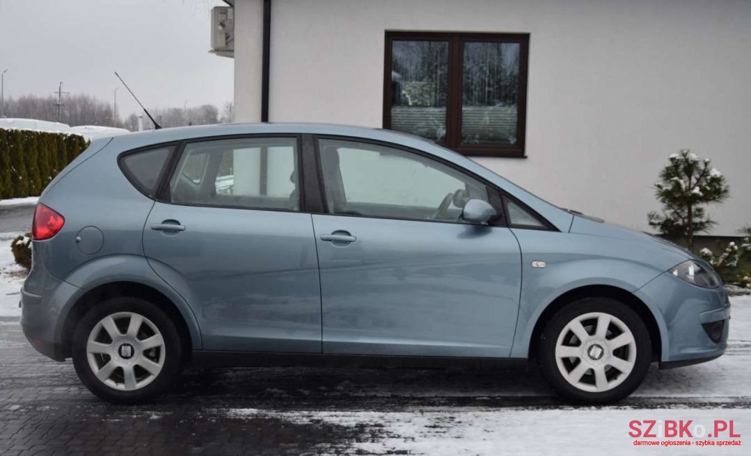 2004' SEAT Altea photo #3