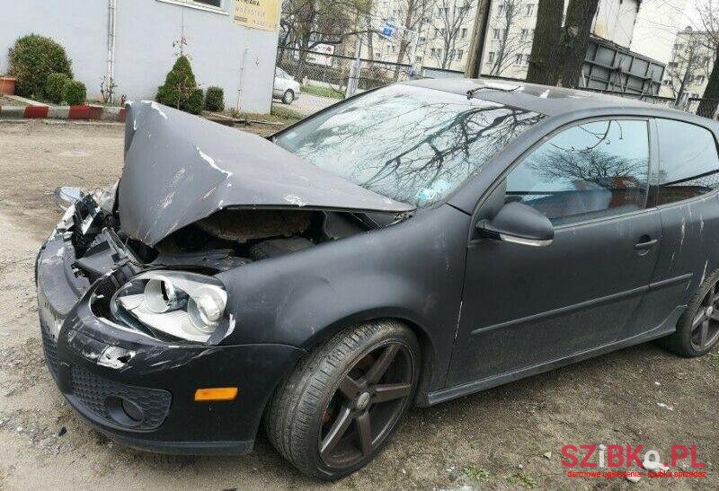 2003' Volkswagen Golf photo #1