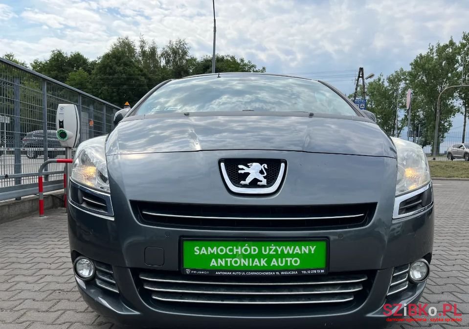 2009' Peugeot 5008 photo #3