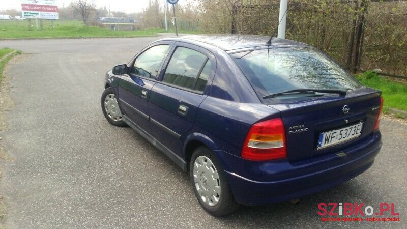 2008' Opel Astra photo #4