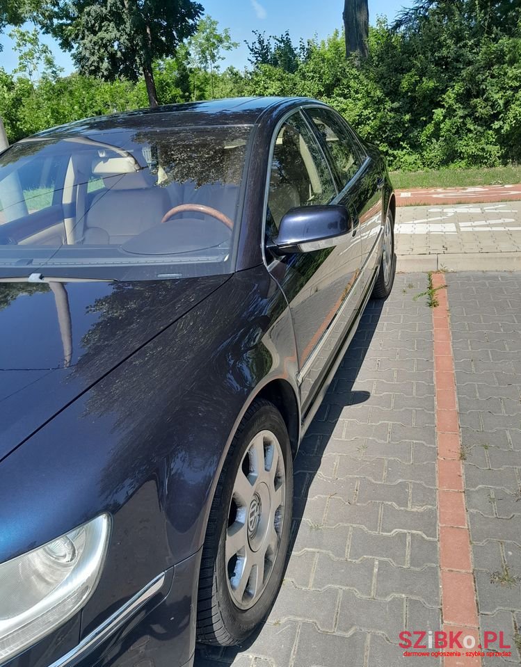 2003' Volkswagen Phaeton photo #3