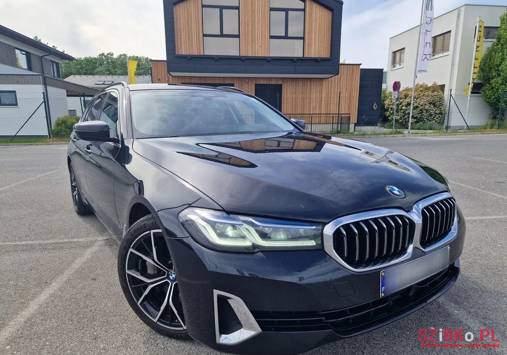 2020' BMW 5 Series 530D photo #1