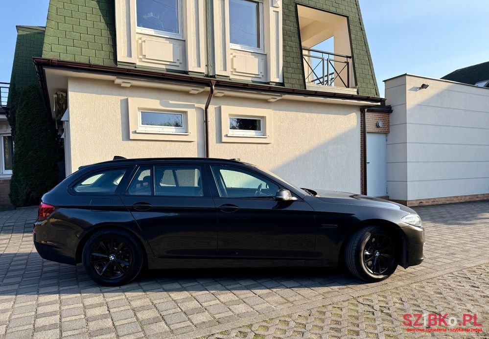 2014' BMW 5 Series 520D Luxury Line photo #3