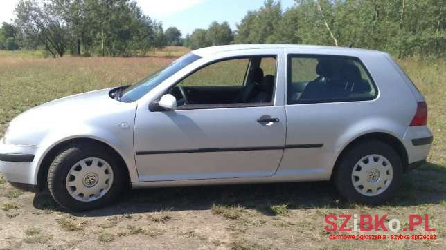 2000' Volkswagen Golf photo #1