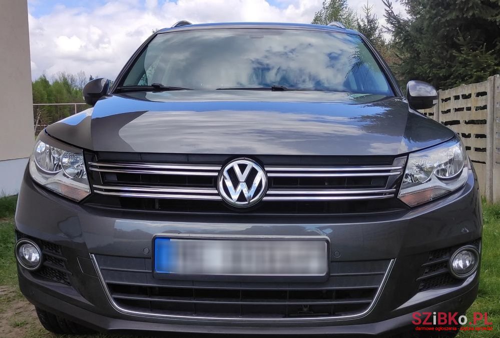 2012' Volkswagen Tiguan photo #5