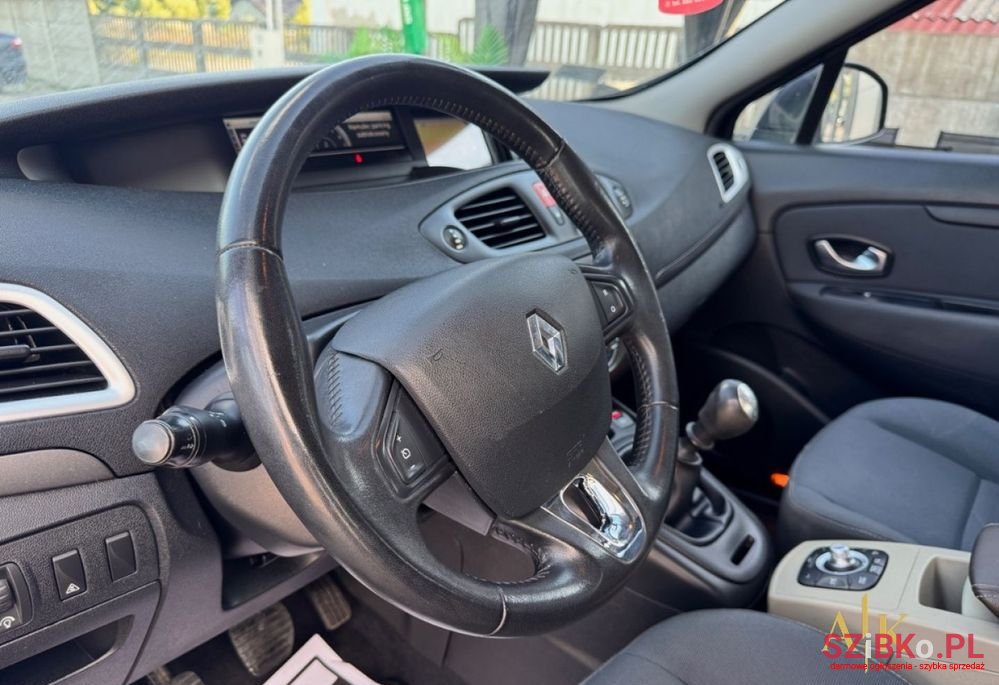 2009' Renault Scenic photo #5