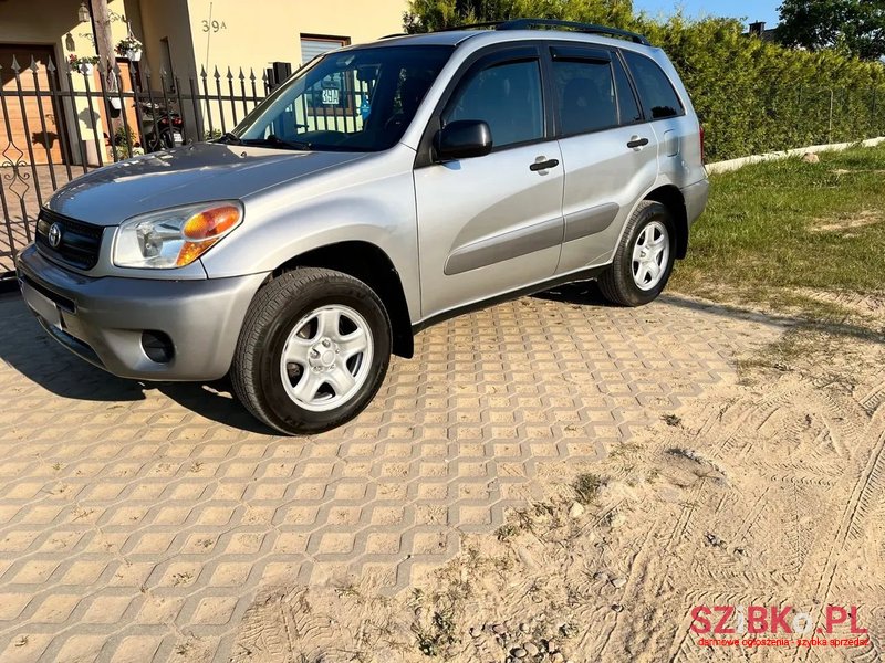 2005' Toyota RAV4 photo #2