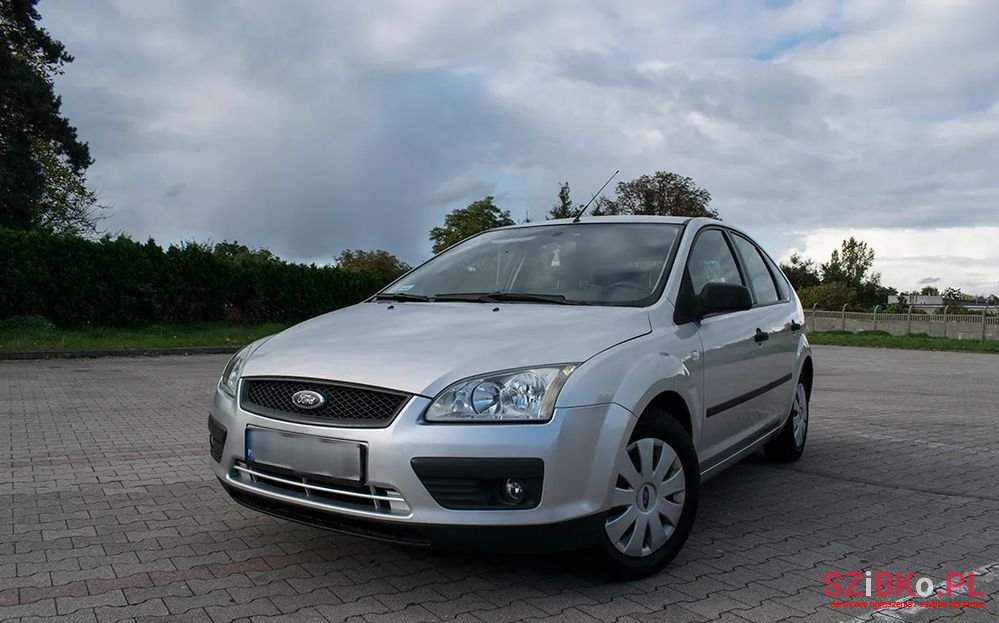 2004' Ford Focus photo #1