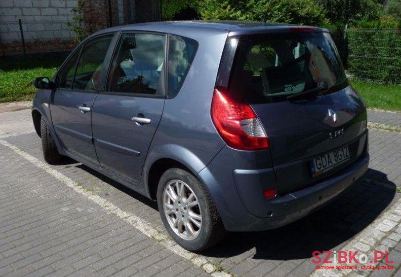 2009' Renault Scenic photo #2