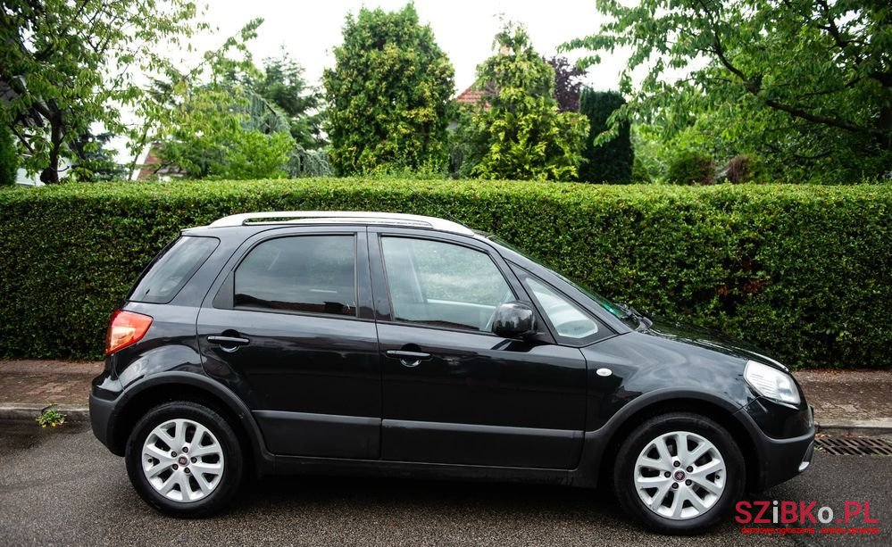 2011' Fiat Sedici photo #4