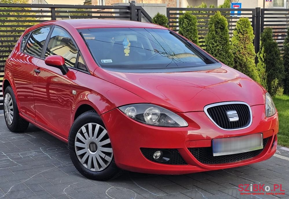2007' SEAT Leon photo #1