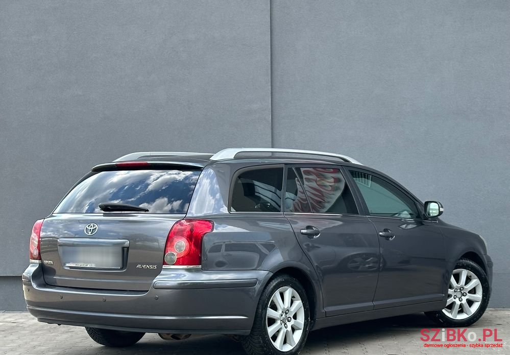 2008' Toyota Avensis photo #4