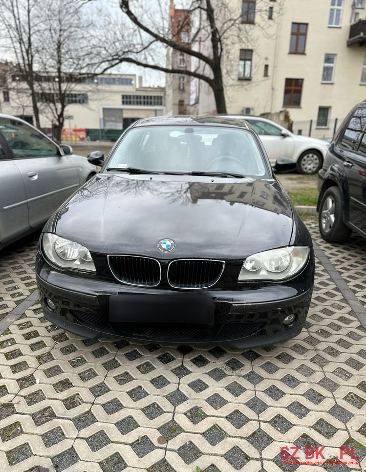 2005' BMW 1 Series 116I photo #2