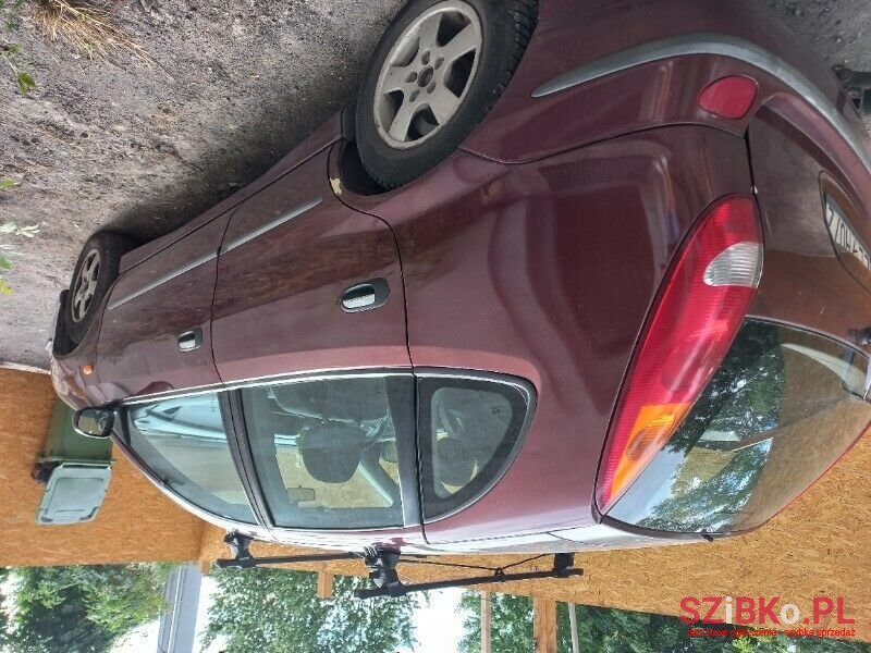 2005' Nissan Almera photo #4