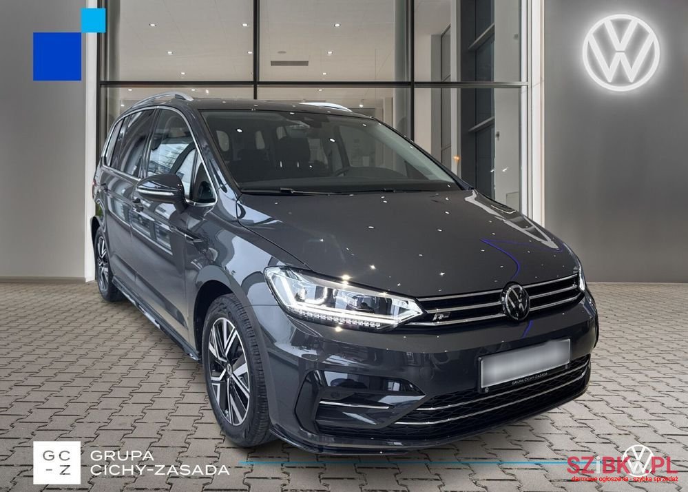 2024' Volkswagen Touran photo #2