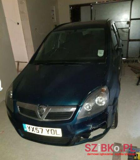 2007' Opel Zafira photo #1