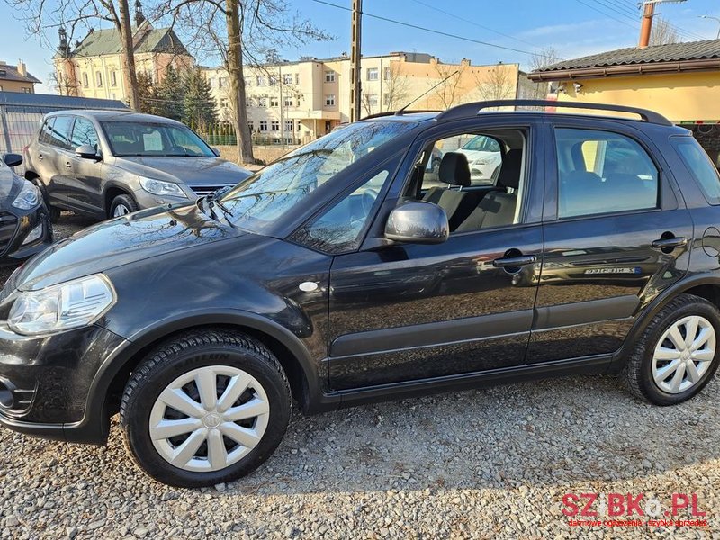 2012' Suzuki SX4 photo #1
