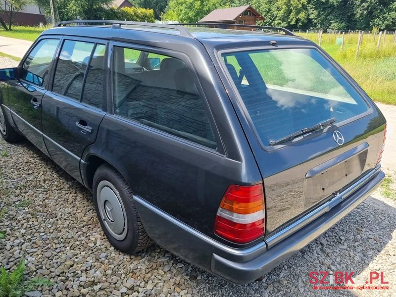 1994' Mercedes-Benz E-Class 220 T photo #2