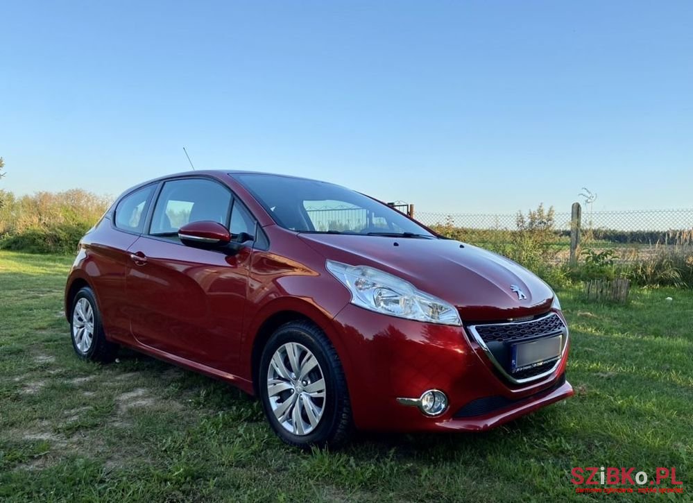 2013' Peugeot 208 photo #2