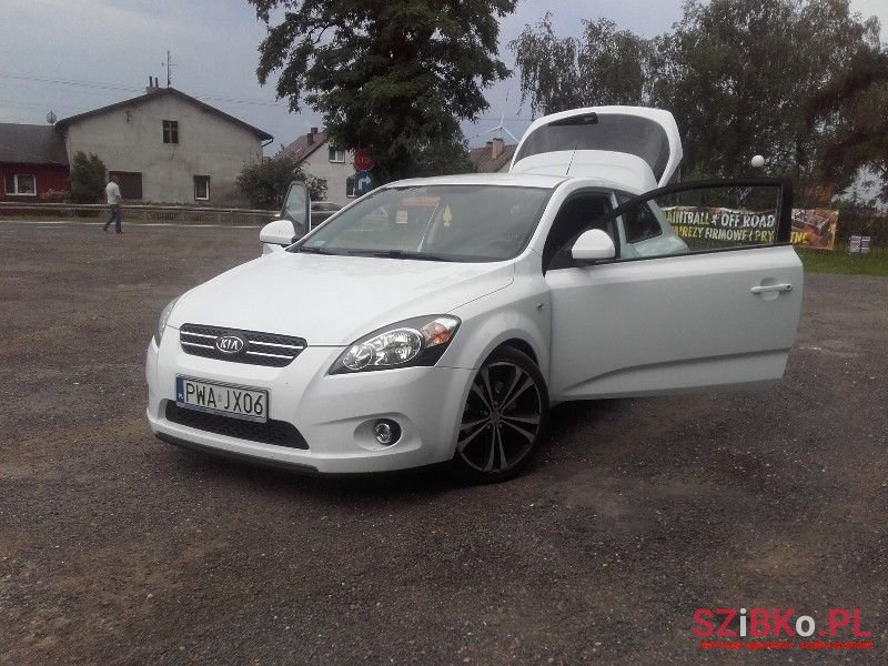 2009' Kia Pro Ceed photo #1