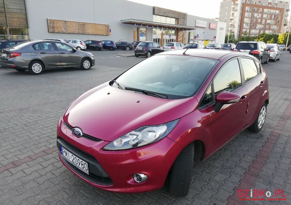 2011' Ford Fiesta photo #2