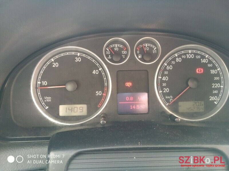 2005' Volkswagen Passat photo #2