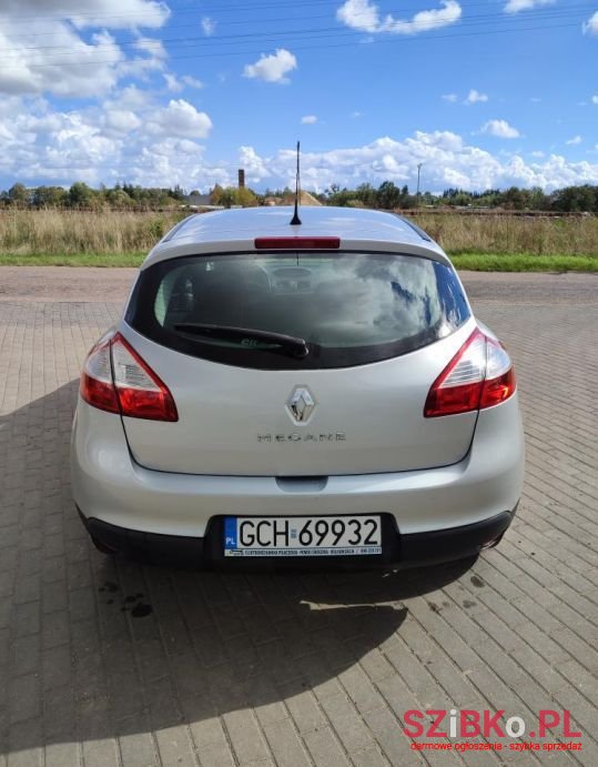 2010' Renault Megane photo #5