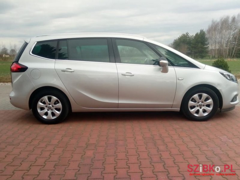 2016' Opel Zafira photo #5