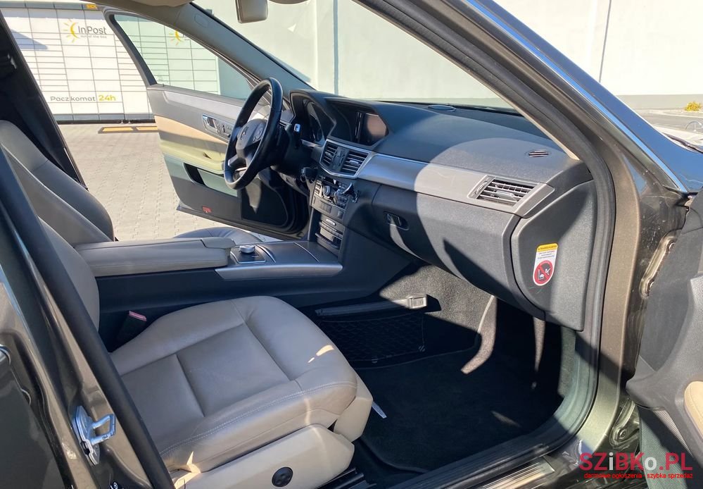 2009' Mercedes-Benz E-Class 350 photo #4