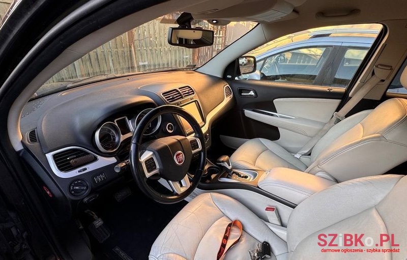 2013' Fiat Freemont photo #3